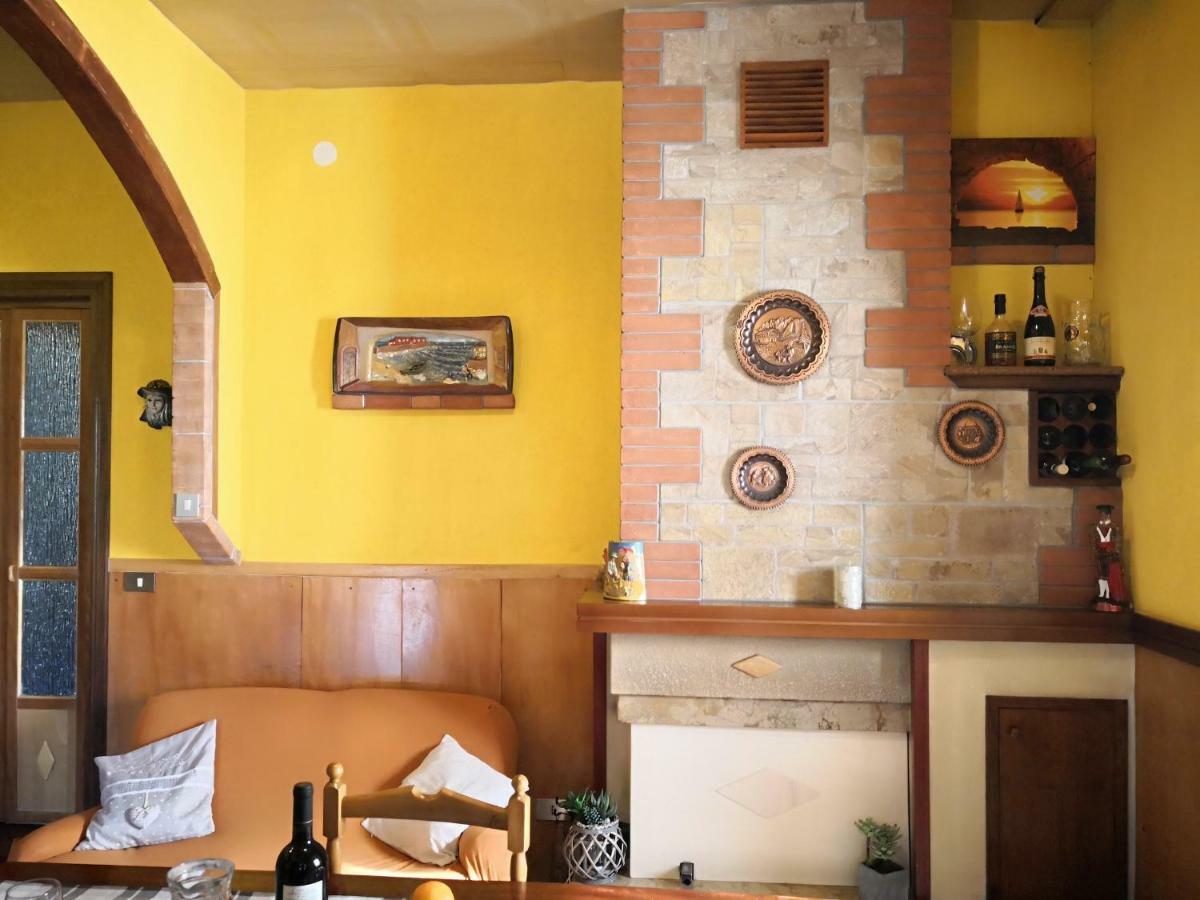 Casa Vacanze Sonia Apartment Amelia Exterior photo